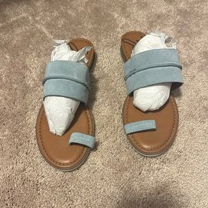 Women’s sandals
